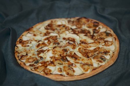 Recette de tarte fine pomme roquefort